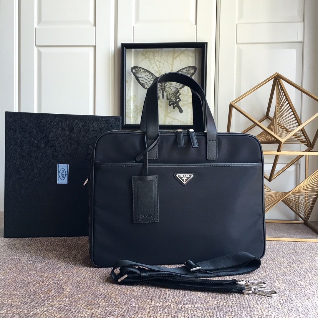 Pra*a briefcase